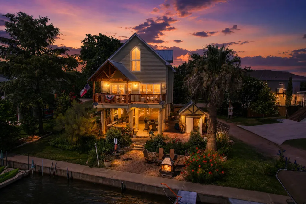 1605 Glencove Drive Kingsland, TX 78639