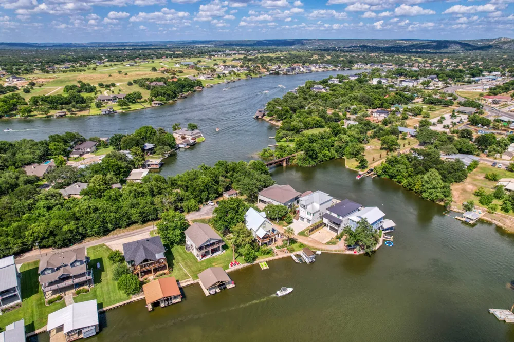 1605 Glencove Drive Kingsland, TX 78639