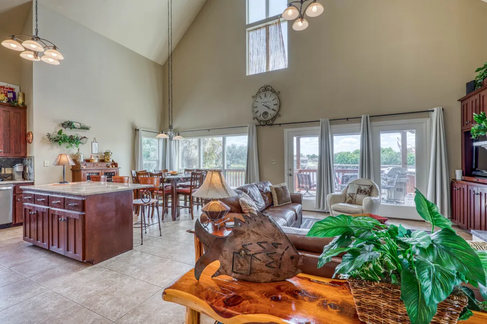 1605 Glencove Drive Kingsland, TX 78639