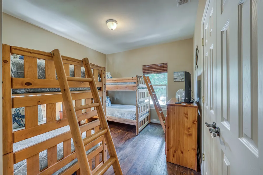 1605 Glencove Drive Kingsland, TX 78639