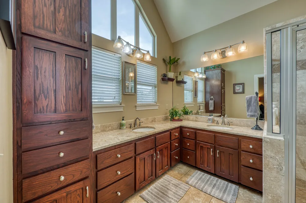 1605 Glencove Drive Kingsland, TX 78639
