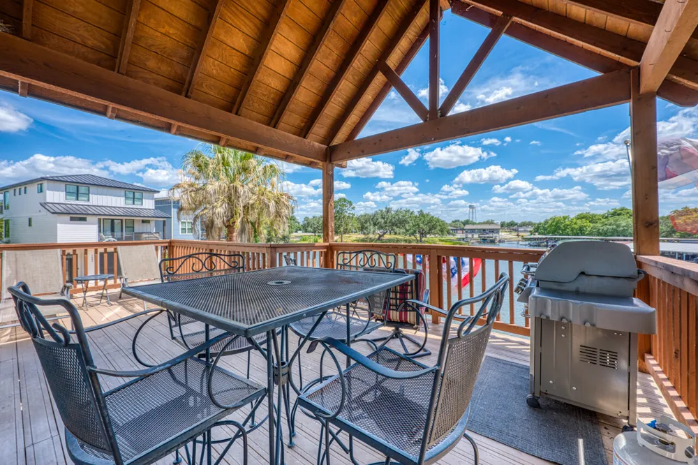 1605 Glencove Drive Kingsland, TX 78639