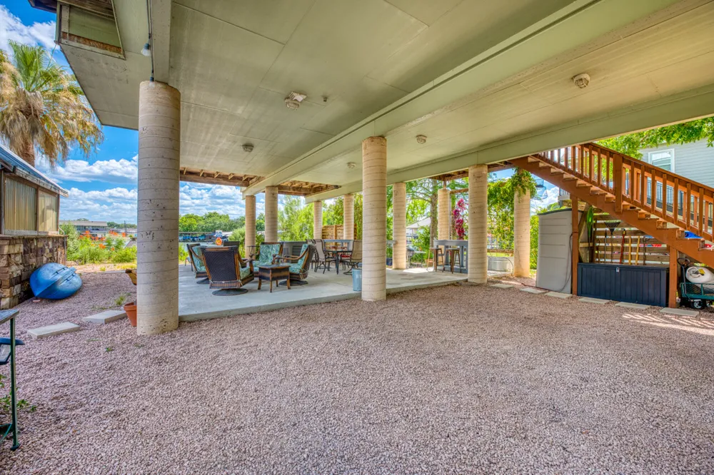 1605 Glencove Drive Kingsland, TX 78639