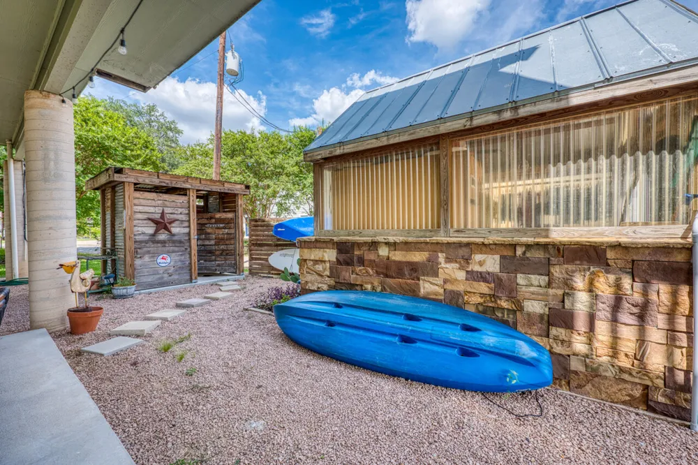 1605 Glencove Drive Kingsland, TX 78639