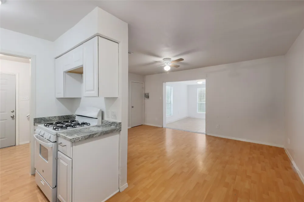 2201 Mission Hill Circle #4 Austin, TX 78741