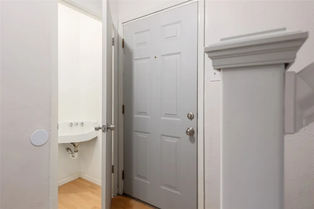 2201 Mission Hill Circle #4 Austin, TX 78741