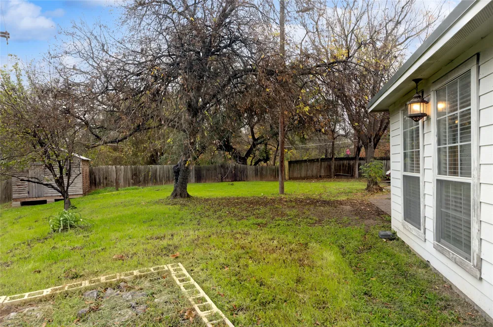 2201 Mission Hill Circle #4 Austin, TX 78741