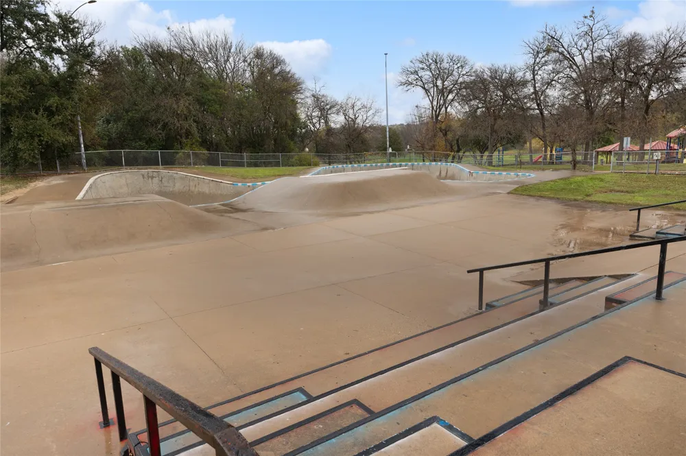 2201 Mission Hill Circle #4 Austin, TX 78741