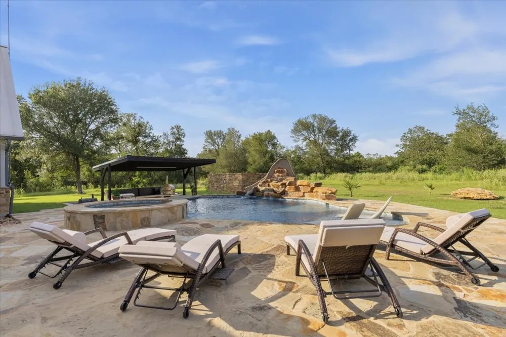 175 Wilson Road Elgin, TX 78621