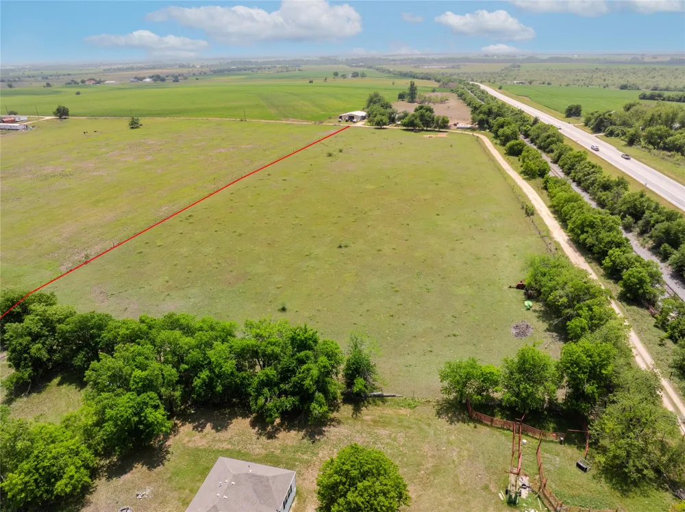 2901 S Main Street Taylor, TX 76574