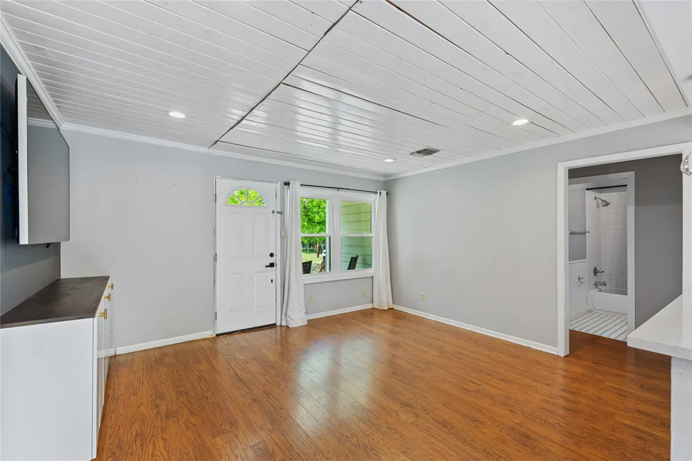 2901 S Main Street Taylor, TX 76574
