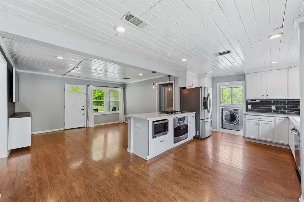 2901 S Main Street Taylor, TX 76574