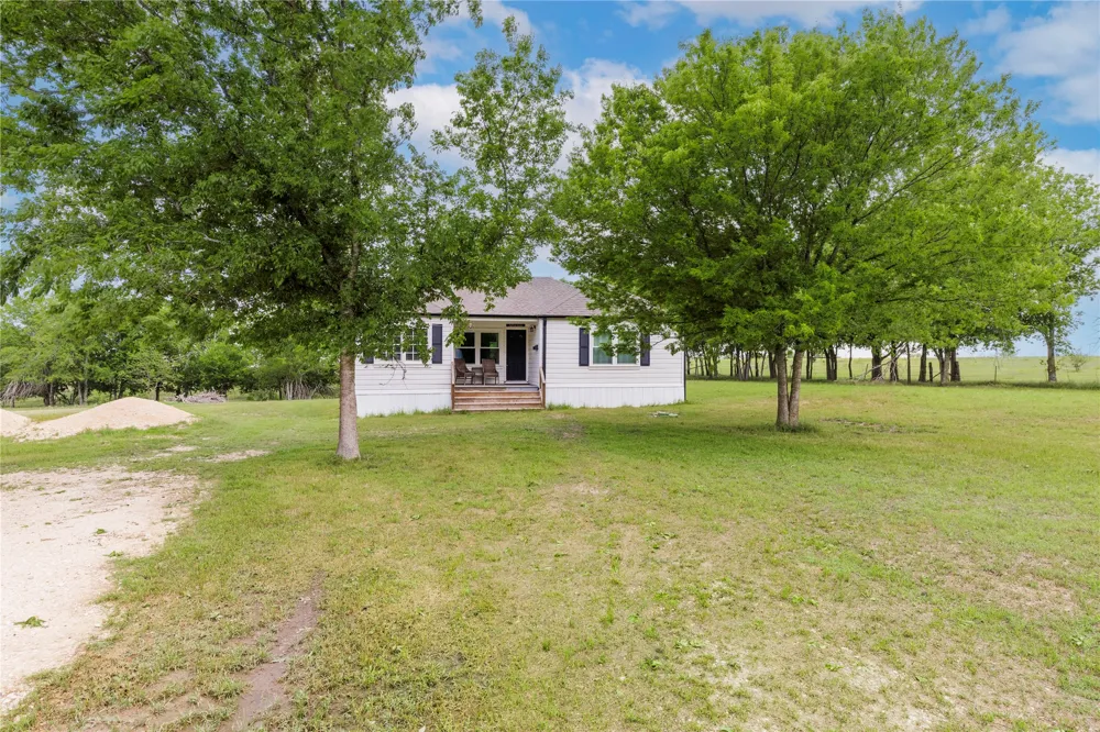 2901 S Main Street Taylor, TX 76574