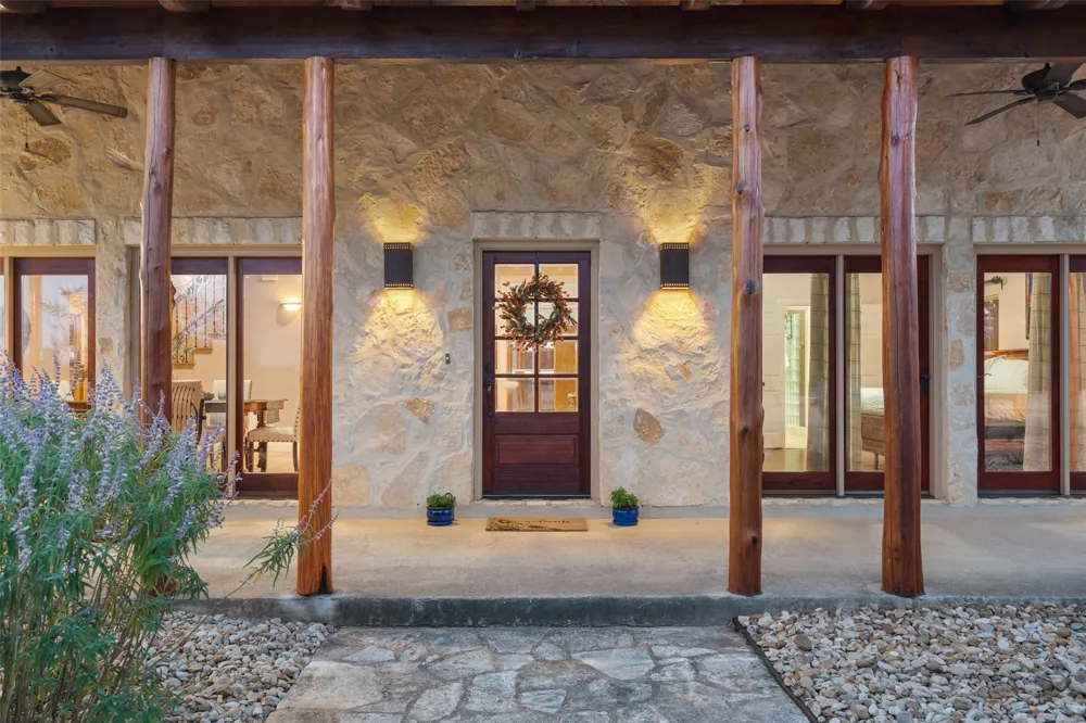 1120 Canyon View Road Dripping Springs, TX 78620