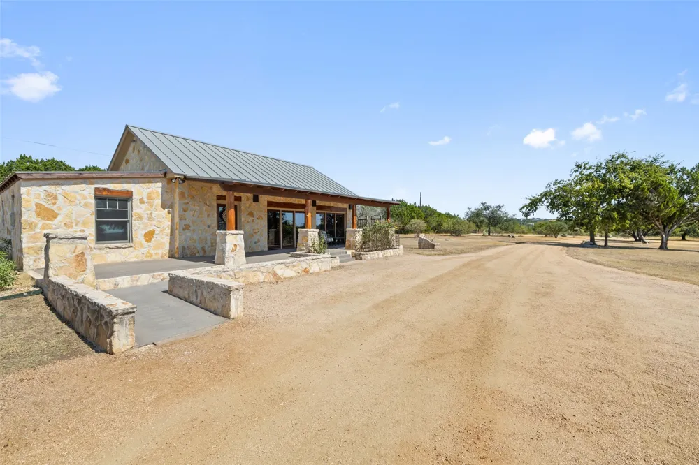 1120 Canyon View Road Dripping Springs, TX 78620
