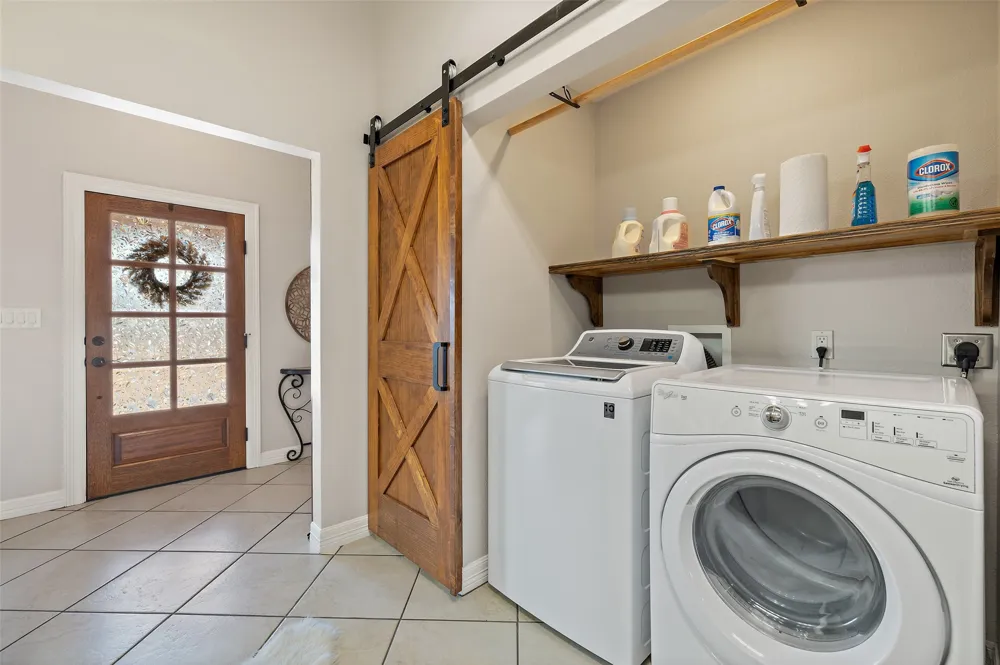 1120 Canyon View Road Dripping Springs, TX 78620