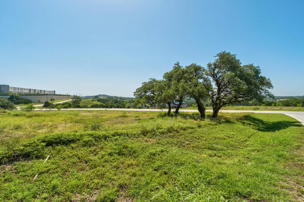 5813 Twin Peaks Trace Austin, TX 78738