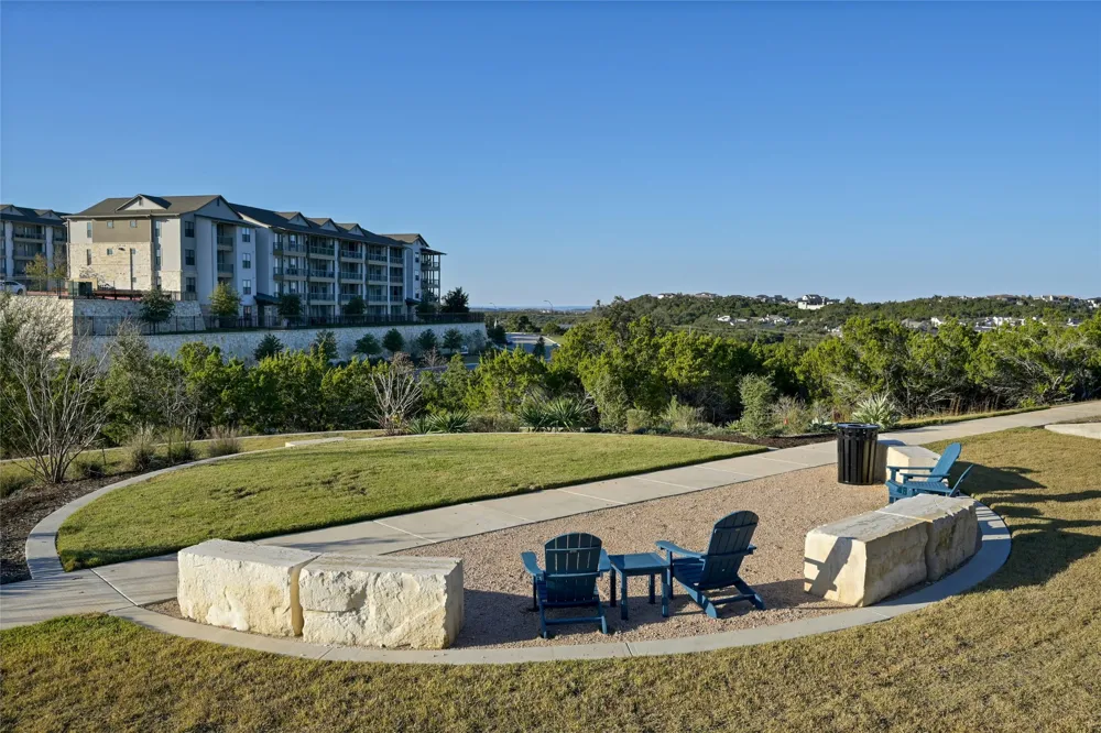 5813 Twin Peaks Trace Austin, TX 78738