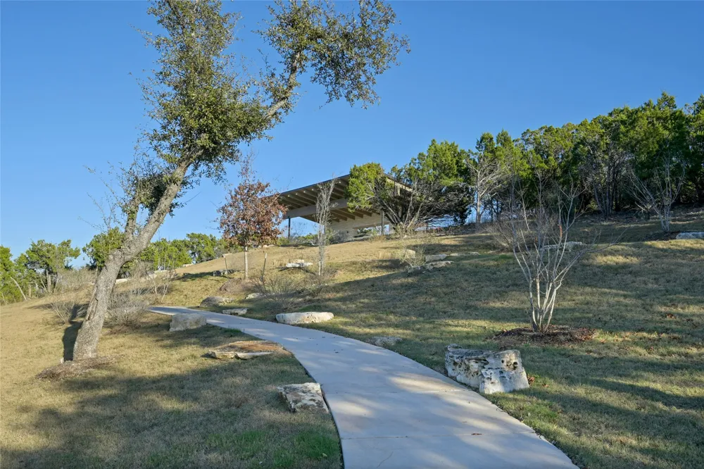 5813 Twin Peaks Trace Austin, TX 78738