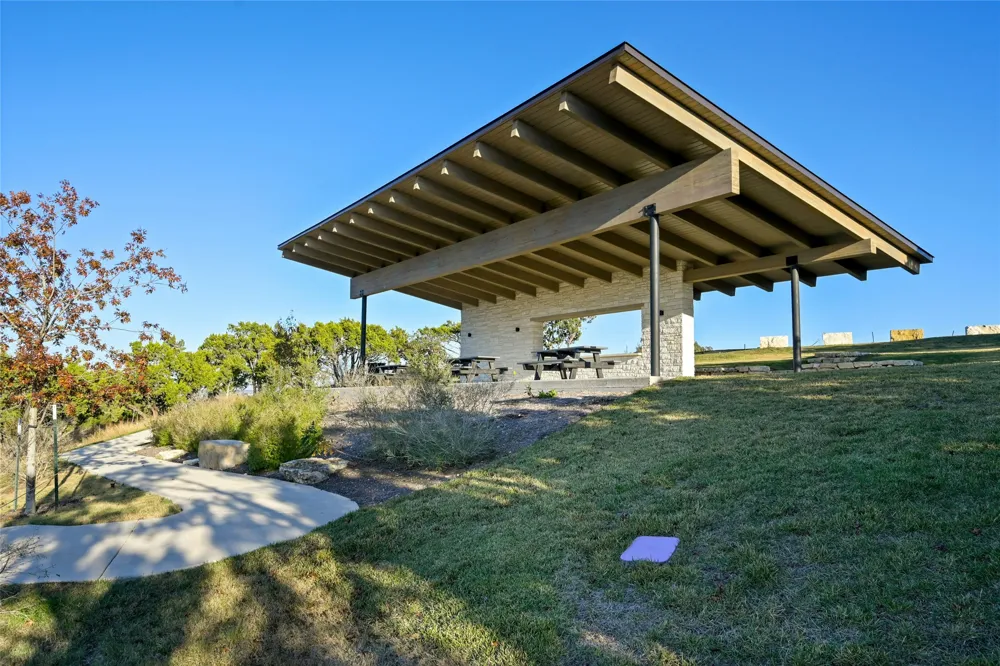 5813 Twin Peaks Trace Austin, TX 78738