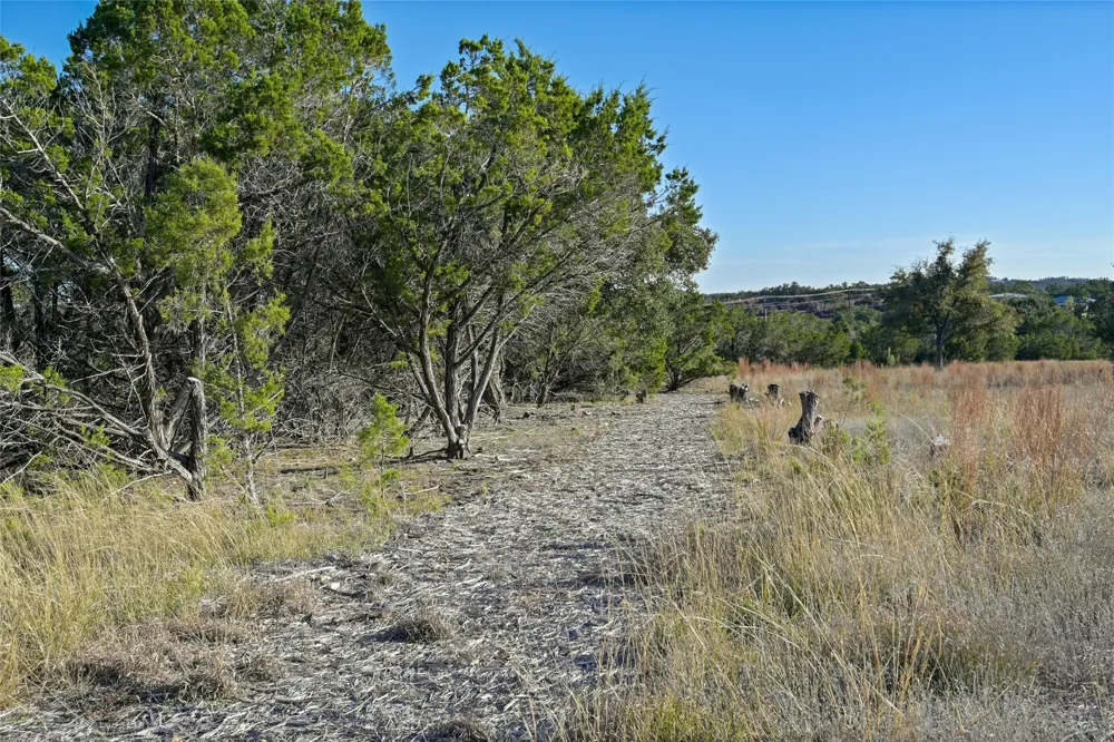 5813 Twin Peaks Trace Austin, TX 78738