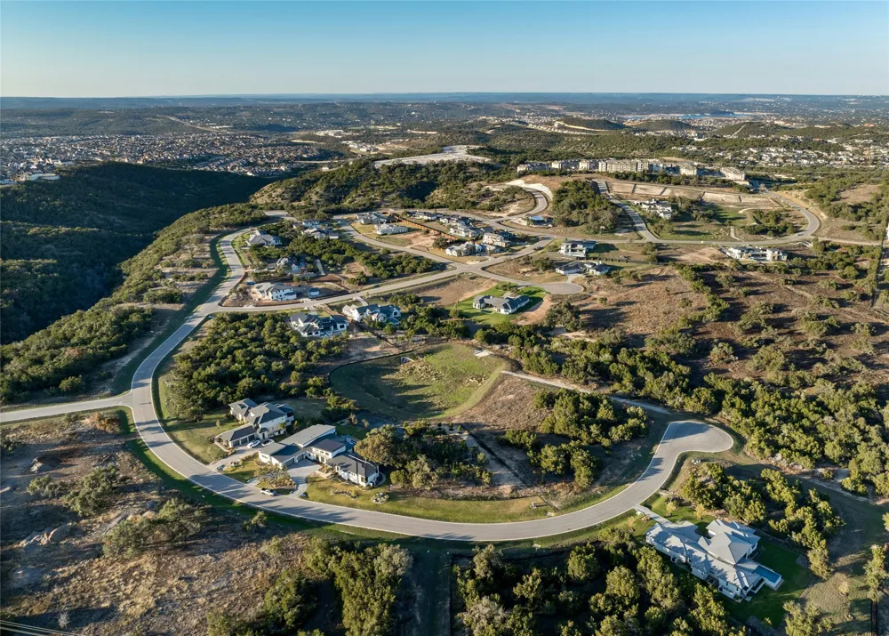 5813 Twin Peaks Trace Austin, TX 78738