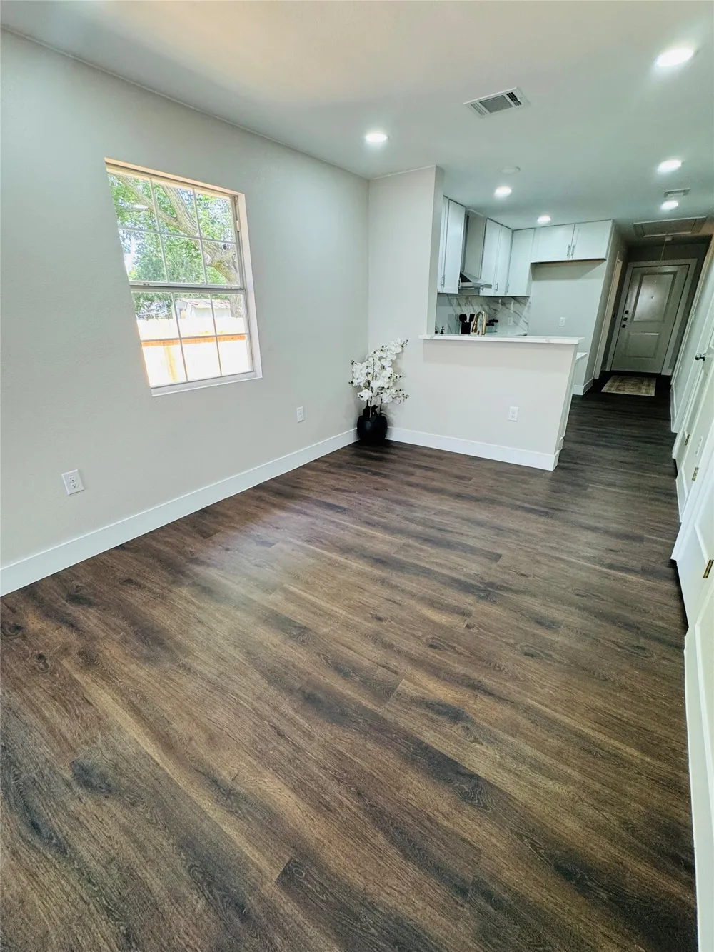617 Persimmon Street Lockhart, TX 78644