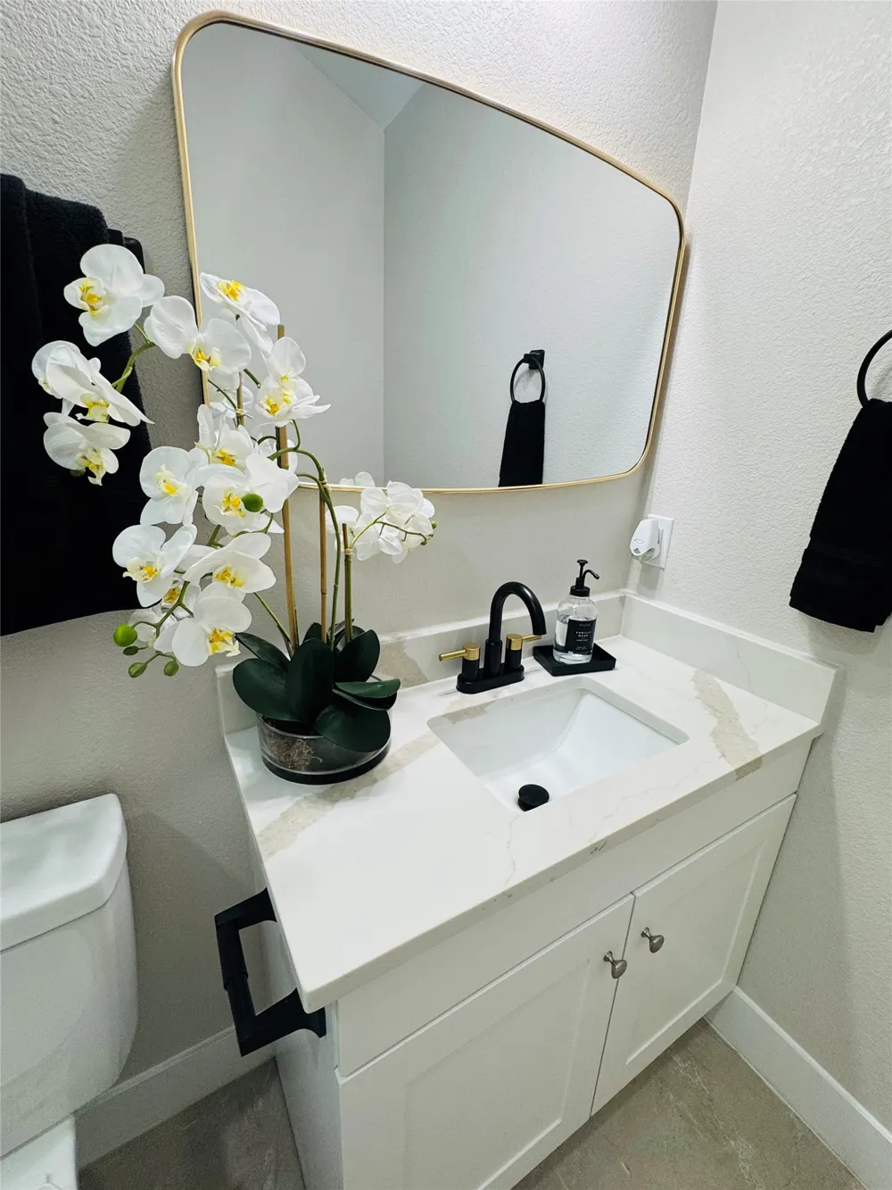 617 Persimmon Street Lockhart, TX 78644