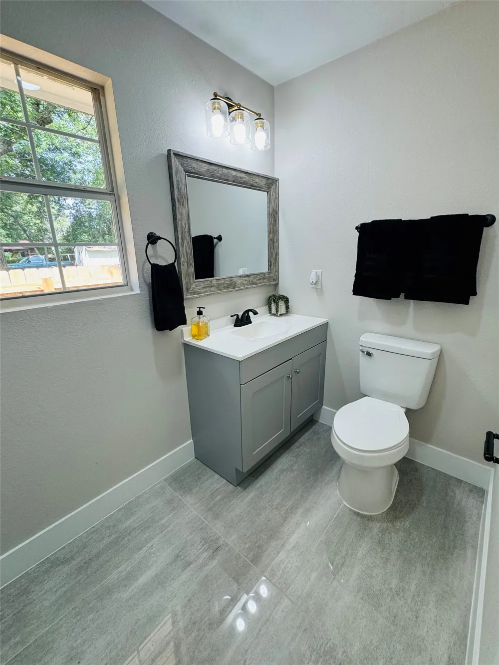 617 Persimmon Street Lockhart, TX 78644