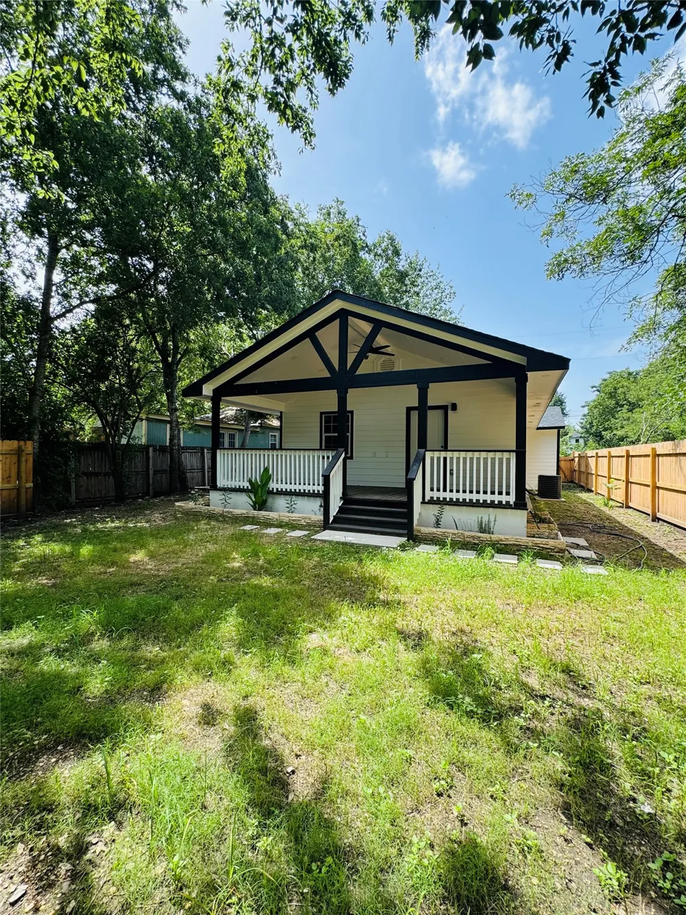617 Persimmon Street Lockhart, TX 78644