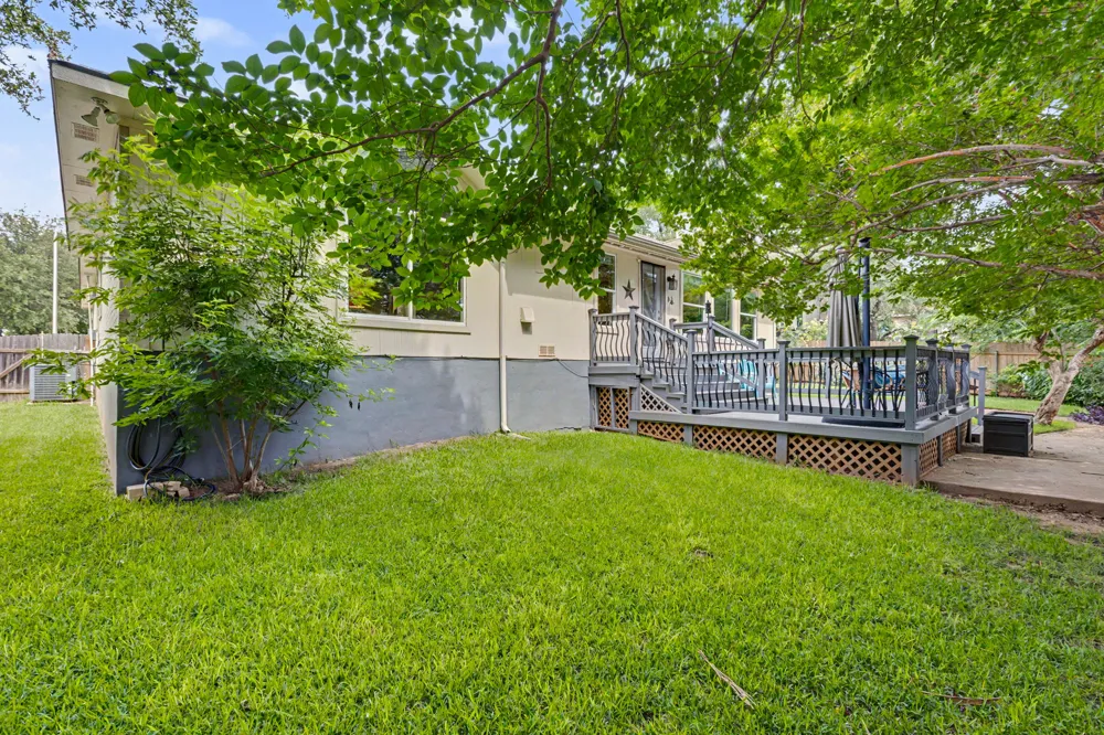 1909 Holly Hill Drive Leander, TX 78641