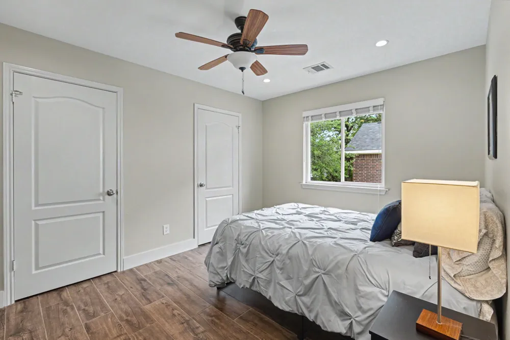 1909 Holly Hill Drive Leander, TX 78641