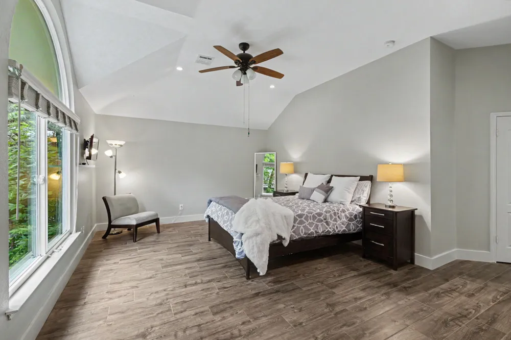 1909 Holly Hill Drive Leander, TX 78641