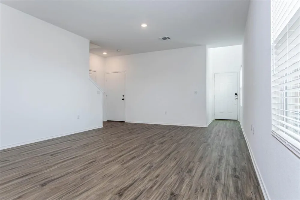 7305 Spotted Leaf Way Del Valle, TX 78617