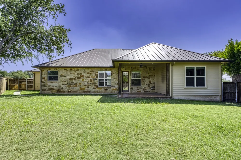 804 Four Oaks Lane Marble Falls, TX 78654