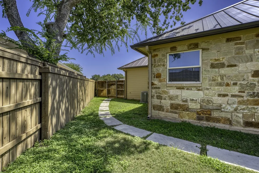 804 Four Oaks Lane Marble Falls, TX 78654