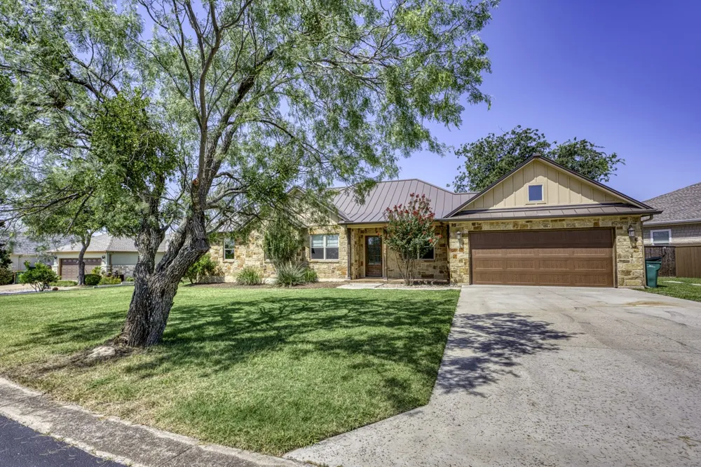 804 Four Oaks Lane Marble Falls, TX 78654