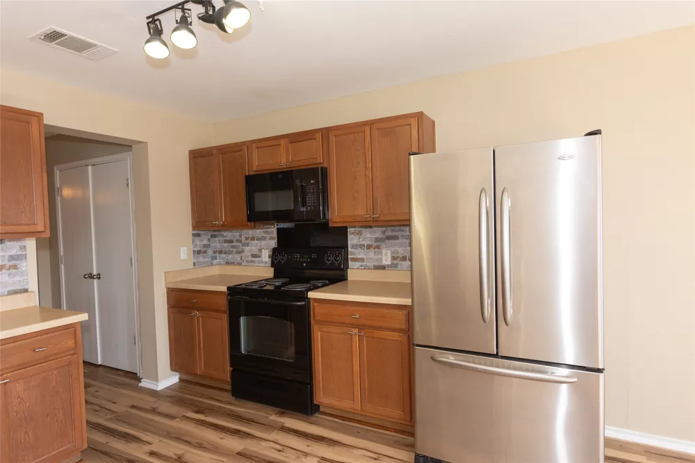 245 Shale Drive Jarrell, TX 76537
