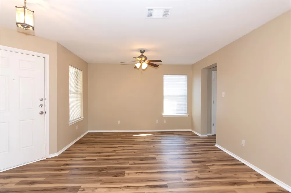 245 Shale Drive Jarrell, TX 76537