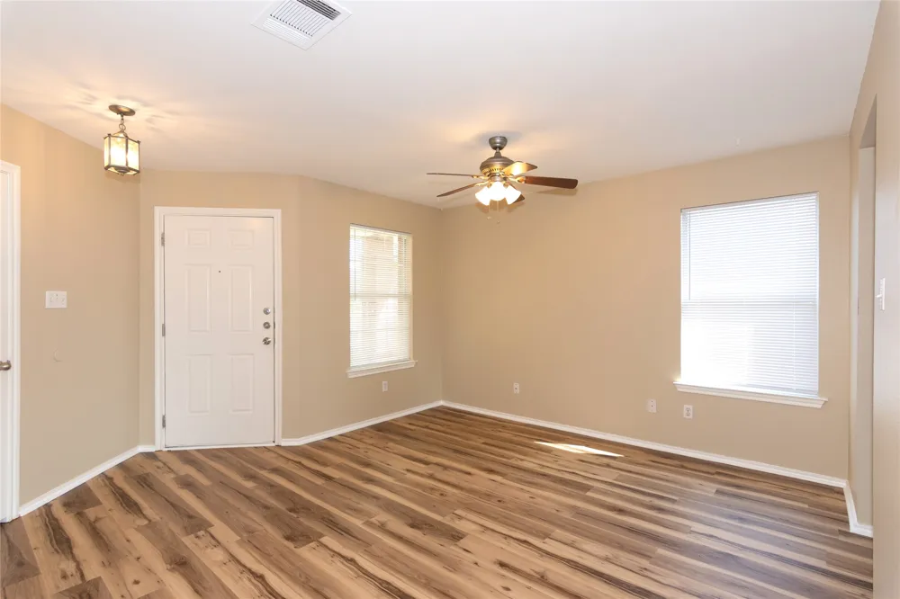 245 Shale Drive Jarrell, TX 76537