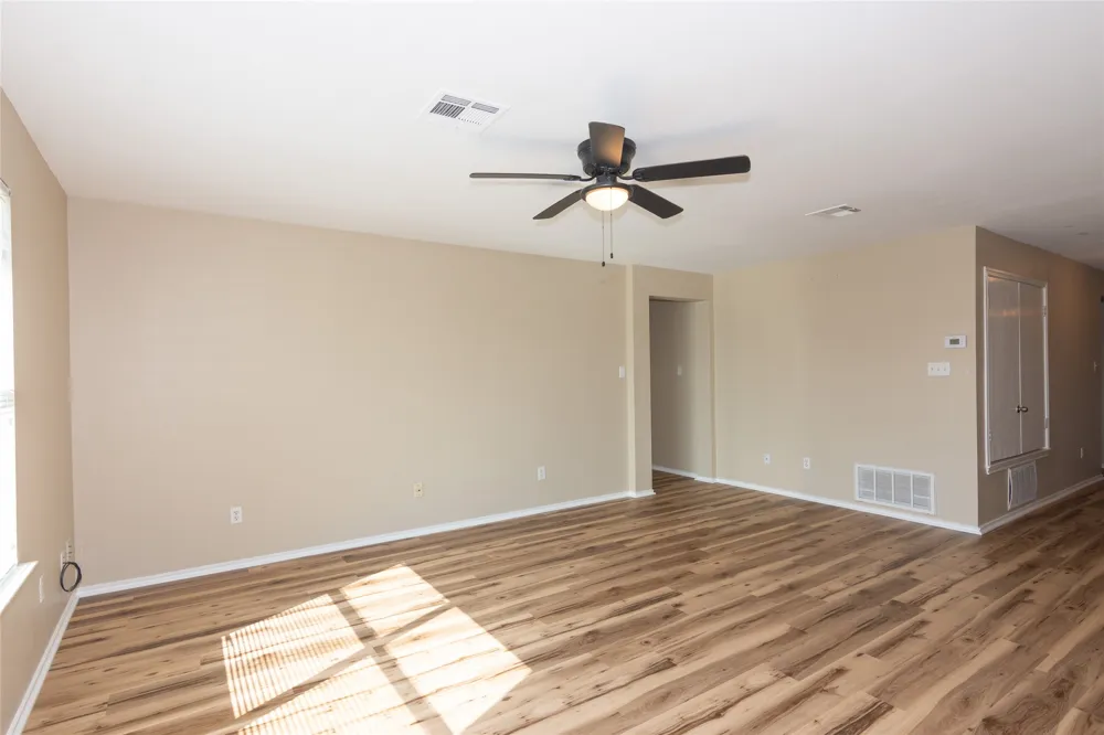 245 Shale Drive Jarrell, TX 76537