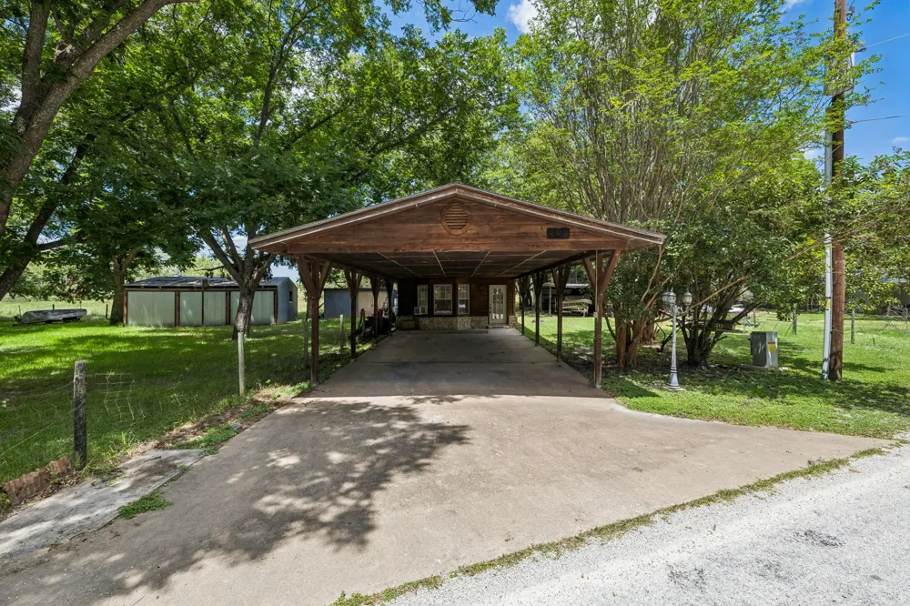 2632 Williams Lakeshore Drive Kingsland, TX 78639