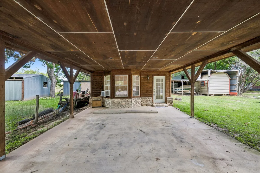 2632 Williams Lakeshore Drive Kingsland, TX 78639