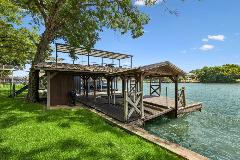 2632 Williams Lakeshore Drive Kingsland, TX 78639