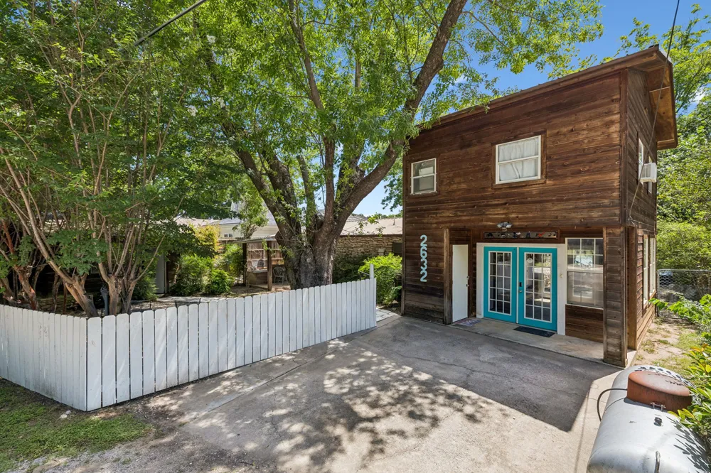 2632 Williams Lakeshore Drive Kingsland, TX 78639