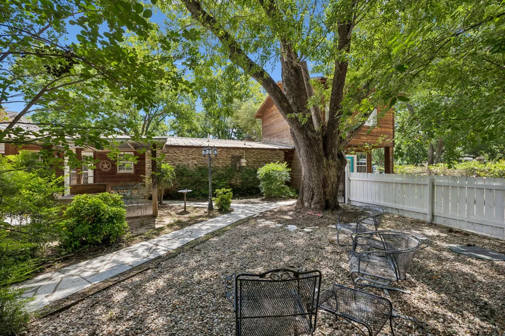 2632 Williams Lakeshore Drive Kingsland, TX 78639