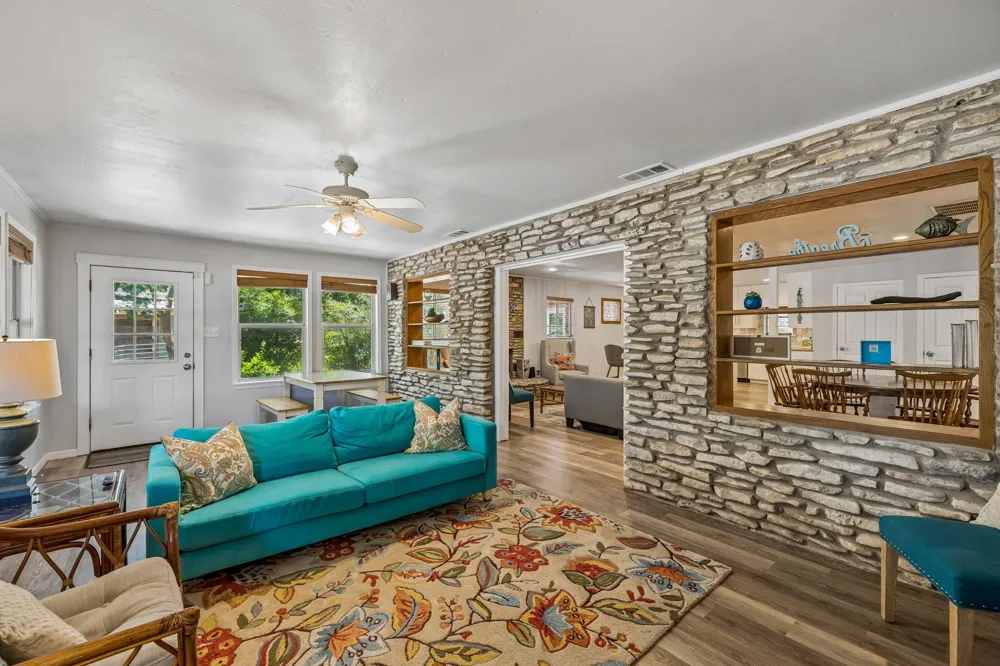 2632 Williams Lakeshore Drive Kingsland, TX 78639