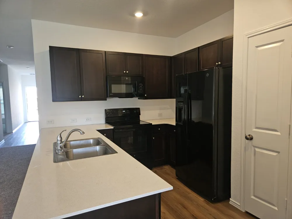 617 The Ugly Way Jarrell, TX 76537