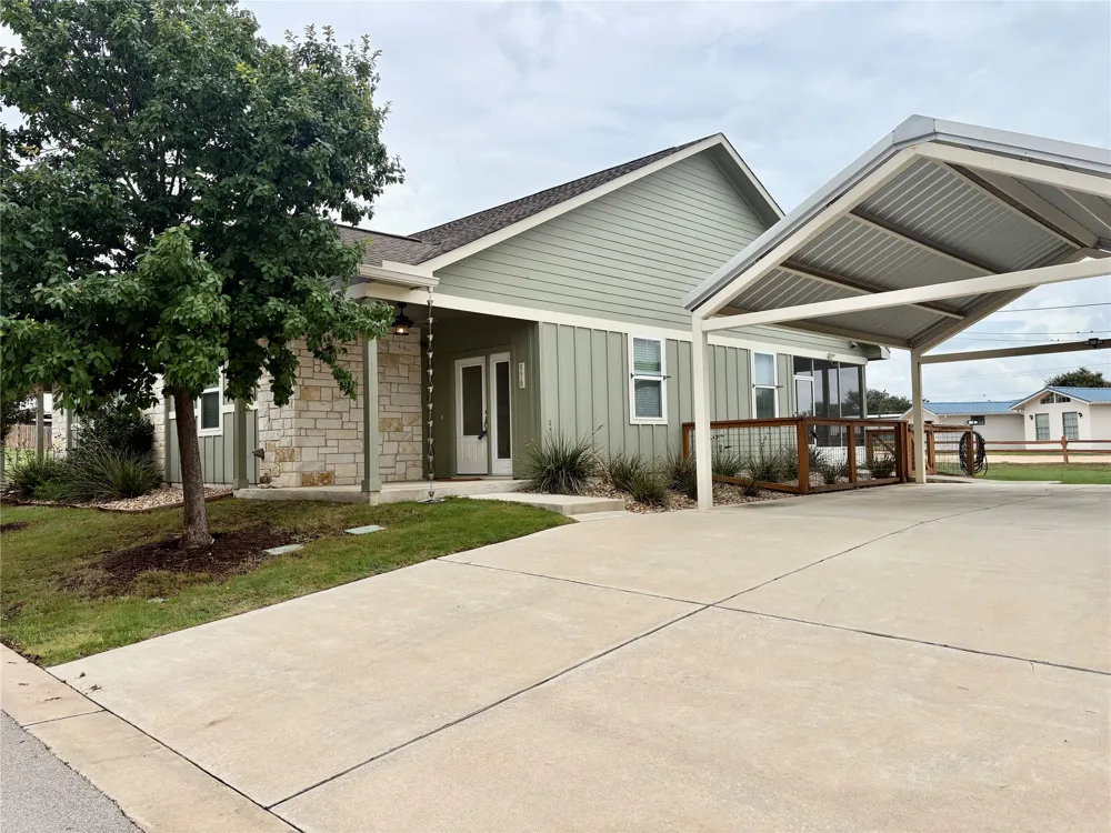 241 Rose Drive #B Dripping Springs, TX 78620
