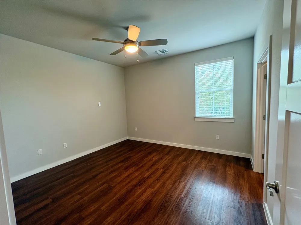 241 Rose Drive #B Dripping Springs, TX 78620